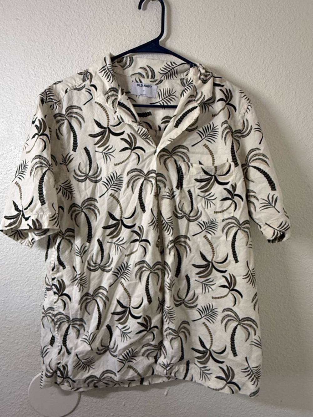 Old Navy Cream Short Sleeve Palm-Print Button-Down Shirt